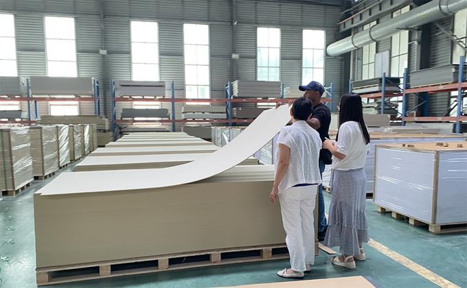 Panel de pared SPC 600*2440*4mm Piedra impermeable de pl&aacute;stico sin costura de hoja de m&aacute;rmol Panel de pared integrado para decoraci&oacute;n interior de ba&ntilde;o de hotel 12