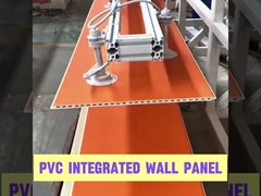 El PVC integró el panel de pared